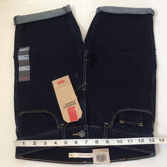 Levi's Mid Rise Denim Bermuda Jean Shorts  0/W25 - Picture 9 of 16